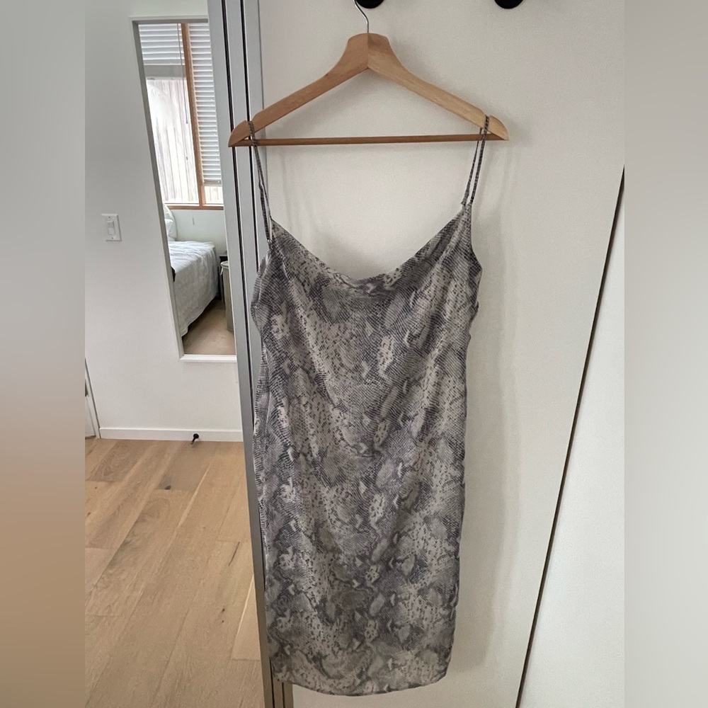 Lulus. Never worn, light dress!